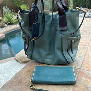 Fossil Green Shoulder Bag with Matching Wallet